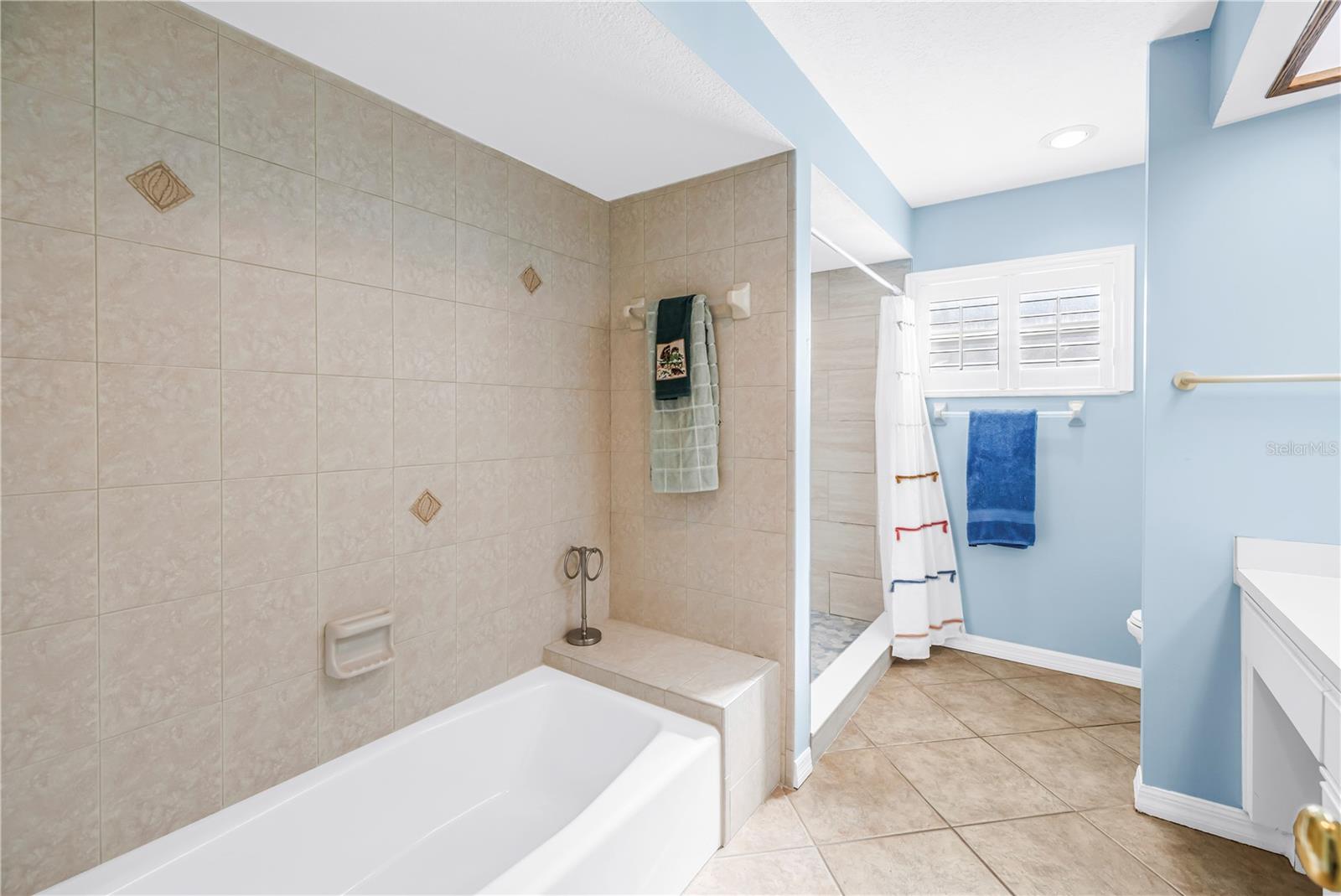 Image 75 of 93 For 1770 Glen Lakes Boulevard N