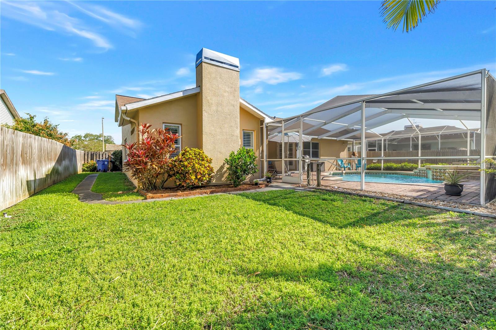 Image 9 of 93 For 1770 Glen Lakes Boulevard N