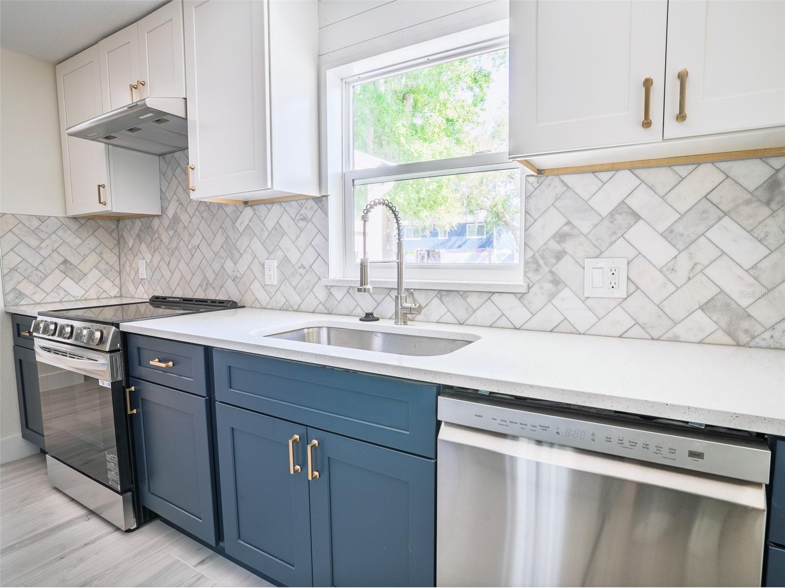 Image 12 of 42 For 300 84th Avenue Ne