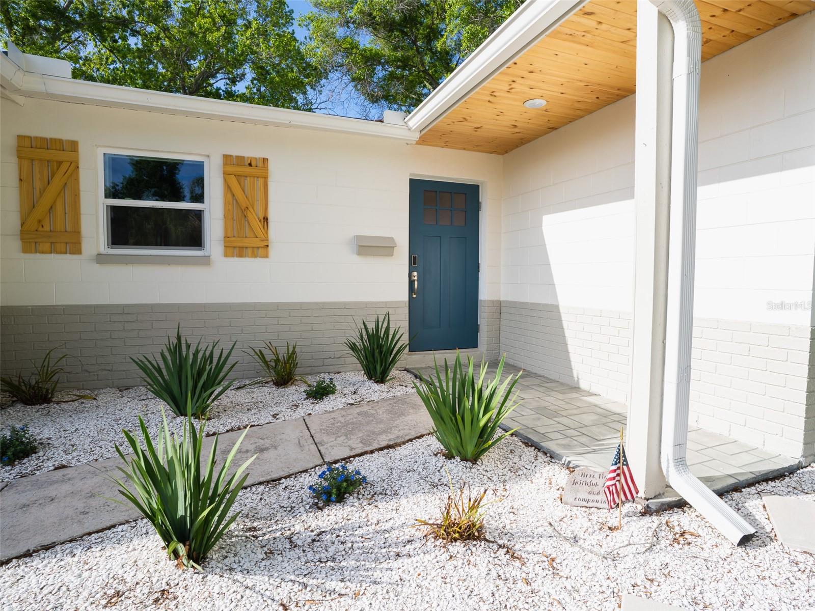 Image 3 of 42 For 300 84th Avenue Ne