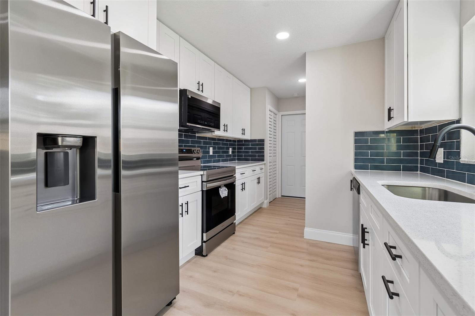 Image 23 of 76 For 2217 Colby Lane