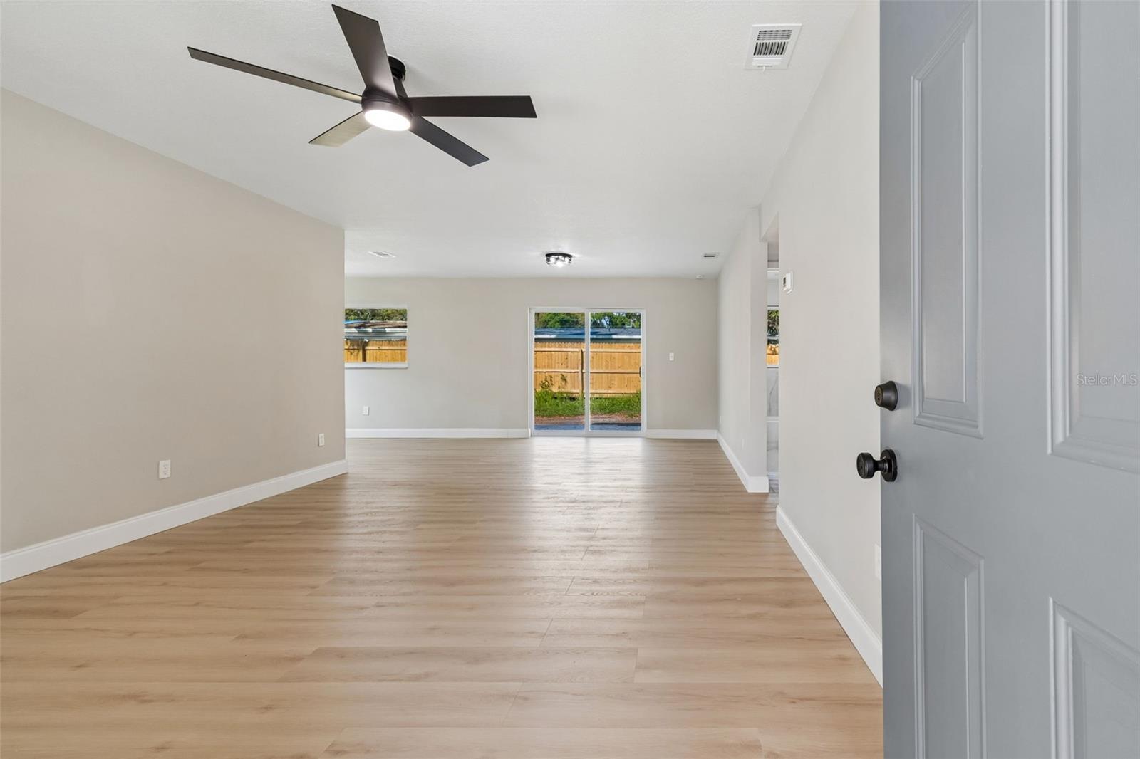 Image 7 of 76 For 2217 Colby Lane