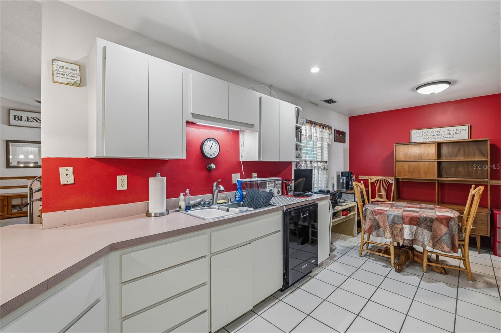 Image 16 of 31 For 4936 Mineola Place