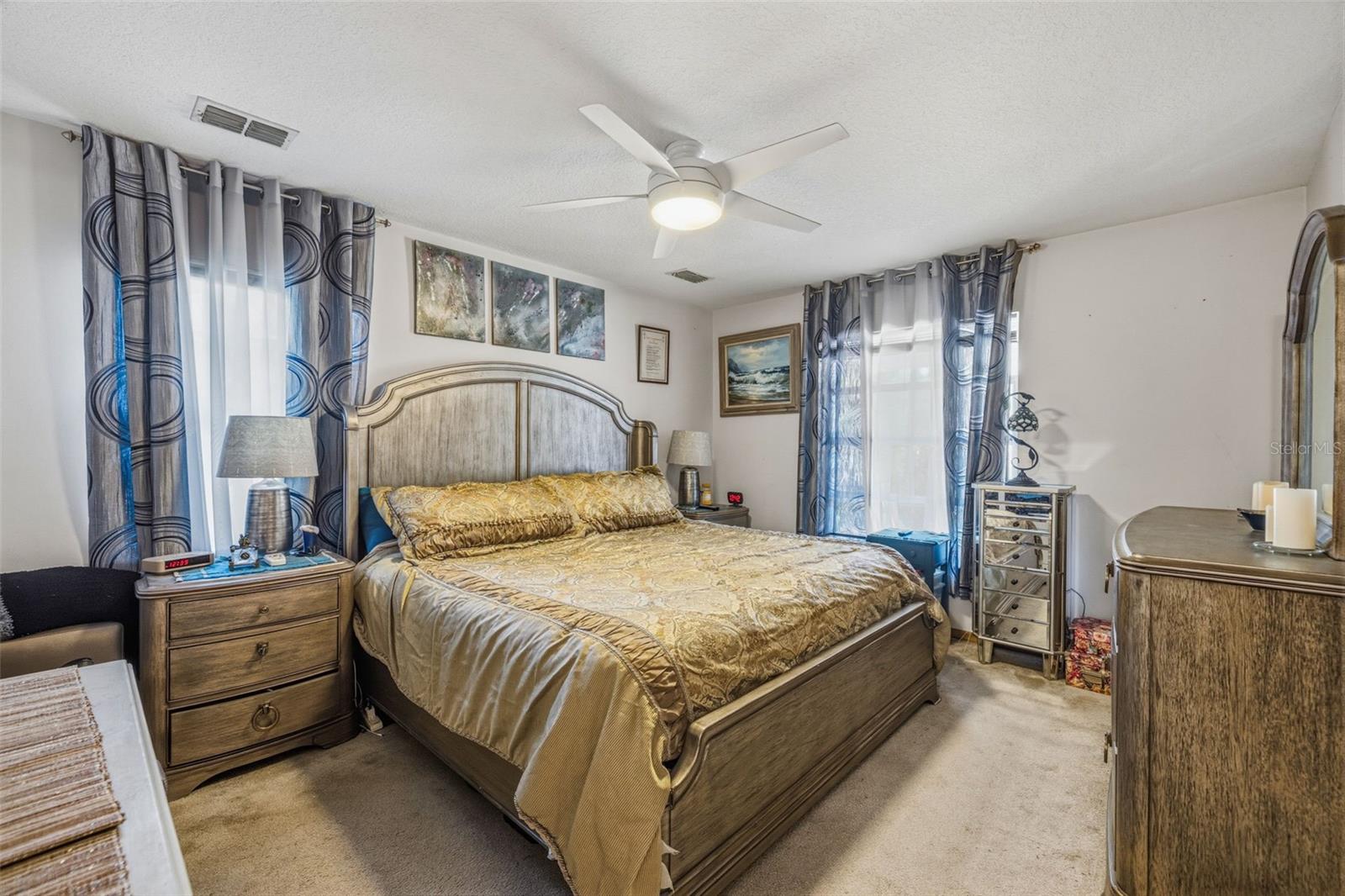 Image 18 of 31 For 4936 Mineola Place