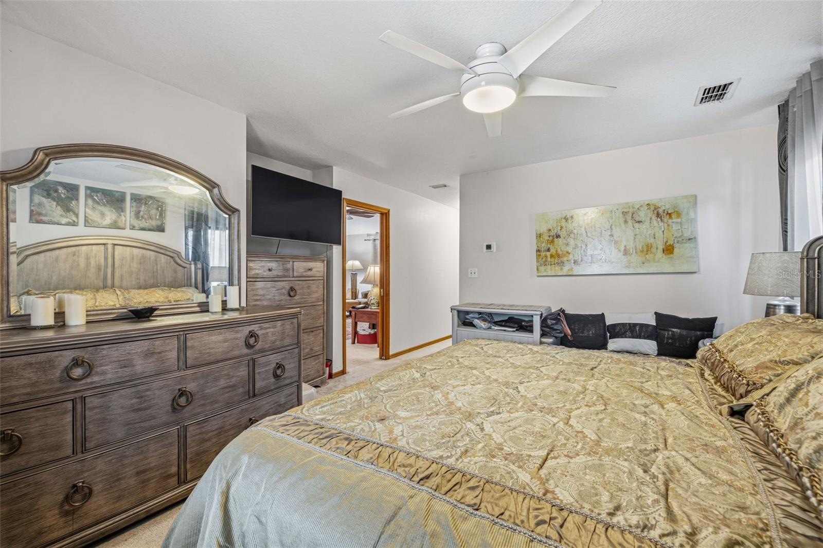 Image 19 of 31 For 4936 Mineola Place