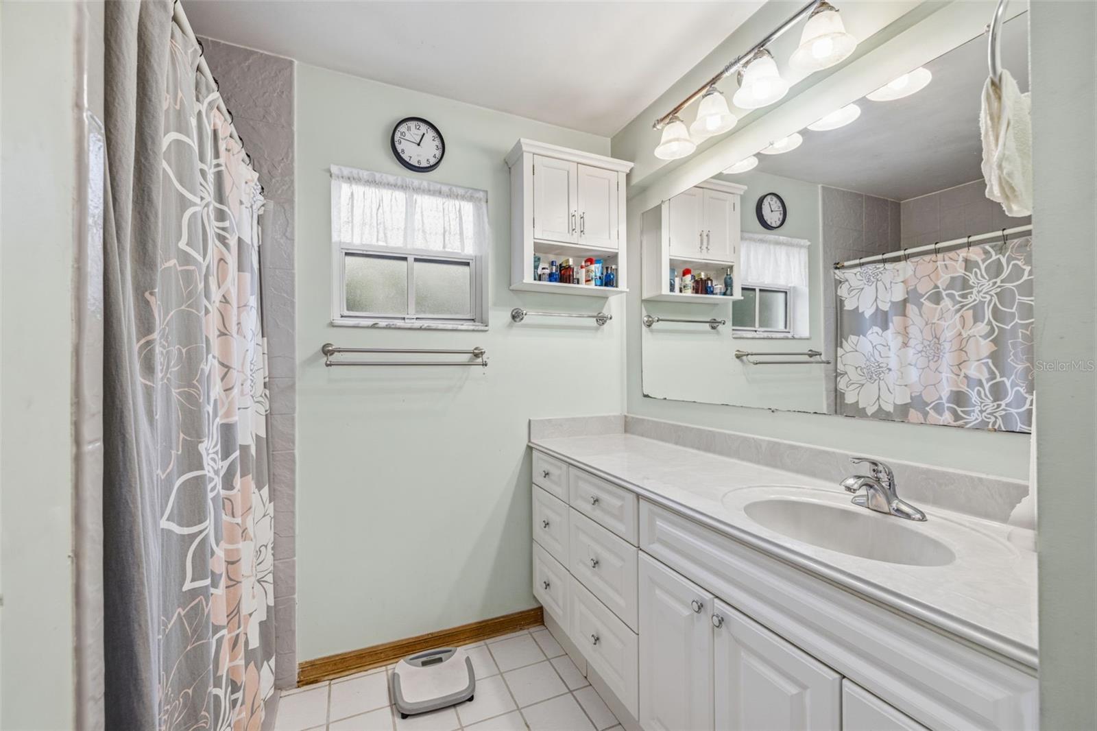 Image 20 of 31 For 4936 Mineola Place