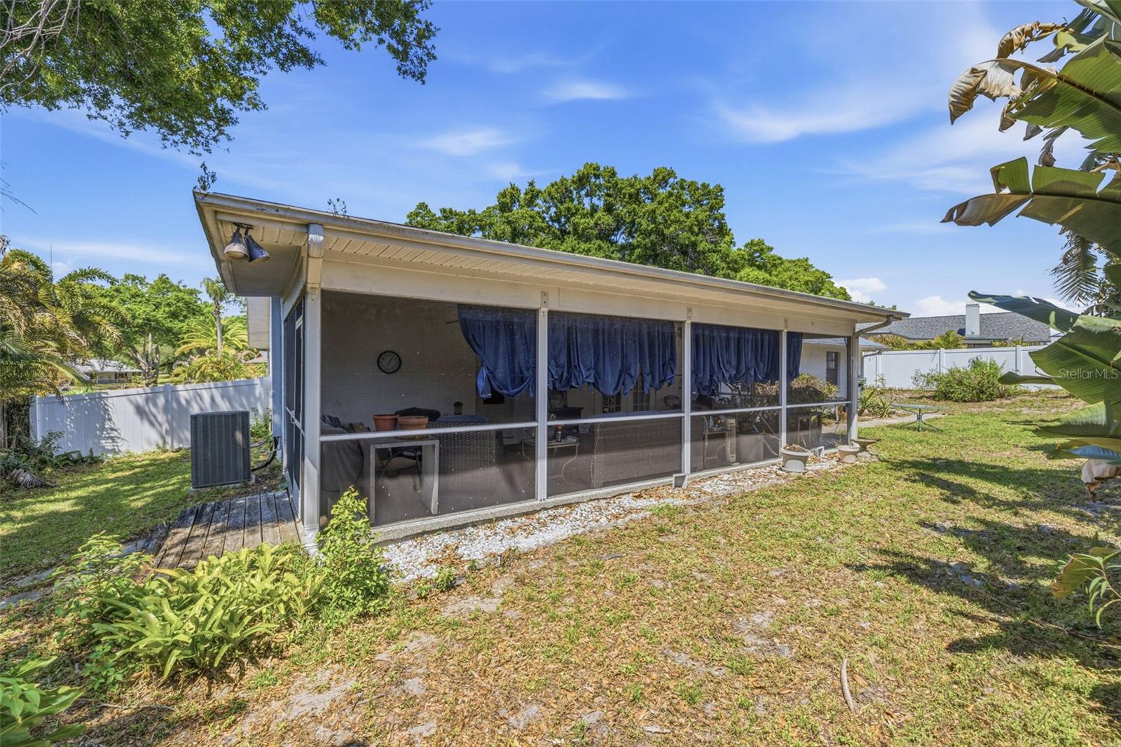 Image 29 of 31 For 4936 Mineola Place