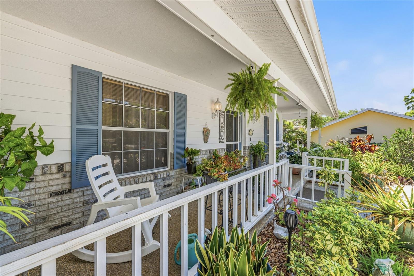 Image 5 of 31 For 4936 Mineola Place