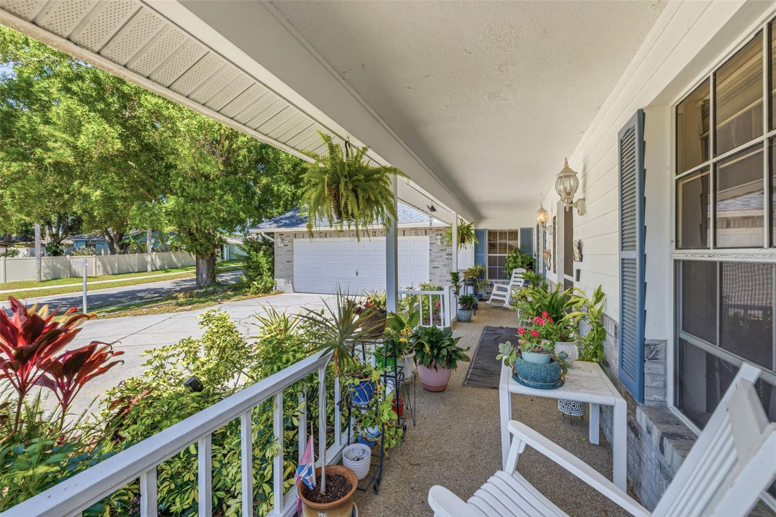 Image 6 of 31 For 4936 Mineola Place