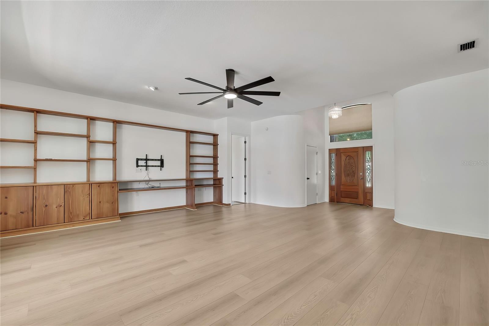 Image 11 of 63 For 18401 30th Street