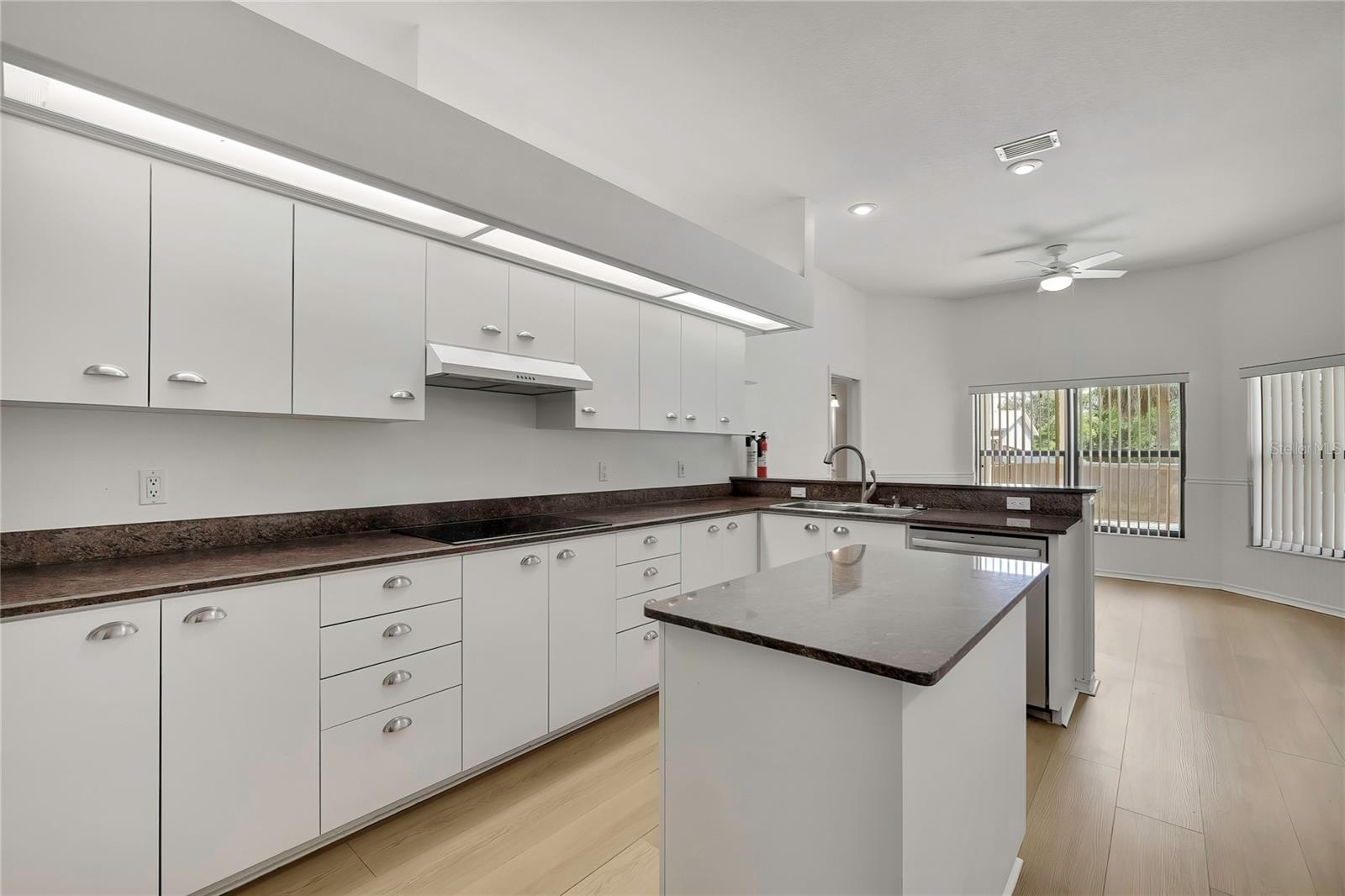 Image 14 of 63 For 18401 30th Street