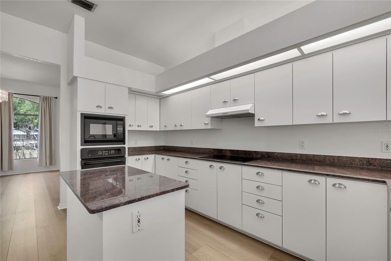 Image 16 of 63 For 18401 30th Street