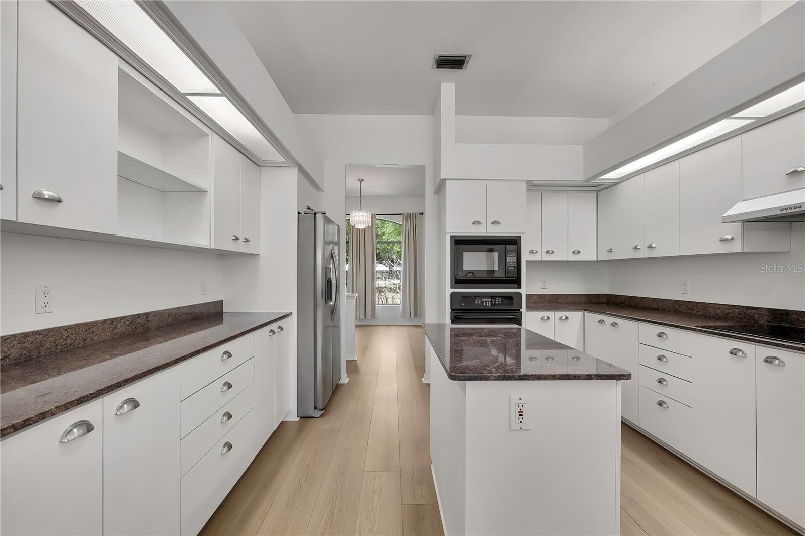 Image 17 of 63 For 18401 30th Street