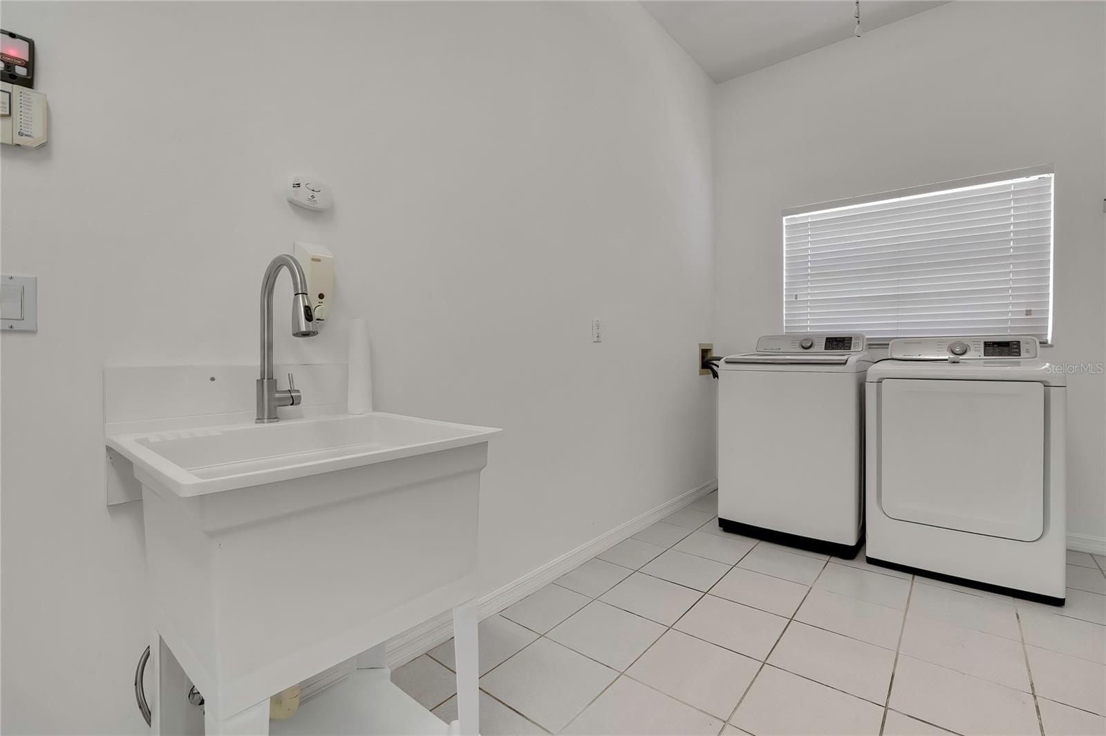 Image 49 of 63 For 18401 30th Street