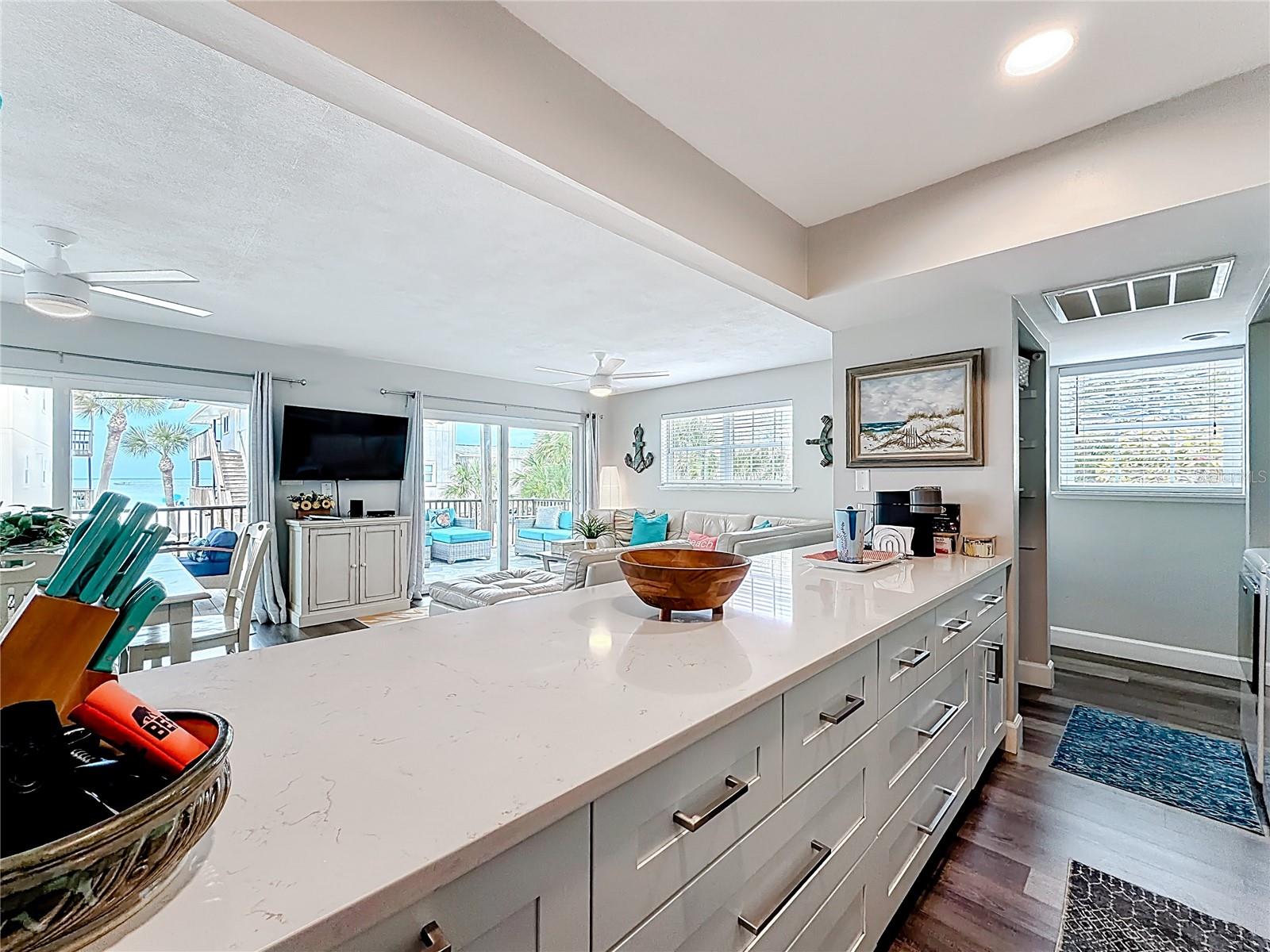 Image 15 of 43 For 19836 Gulf Boulevard 5b