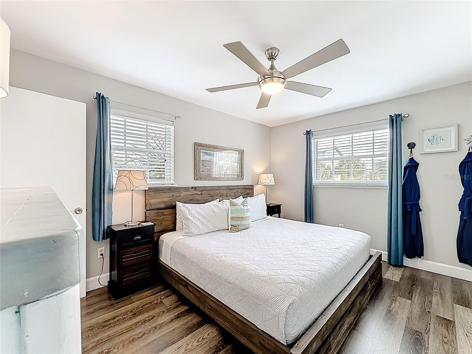 Image 27 of 43 For 19836 Gulf Boulevard 5b