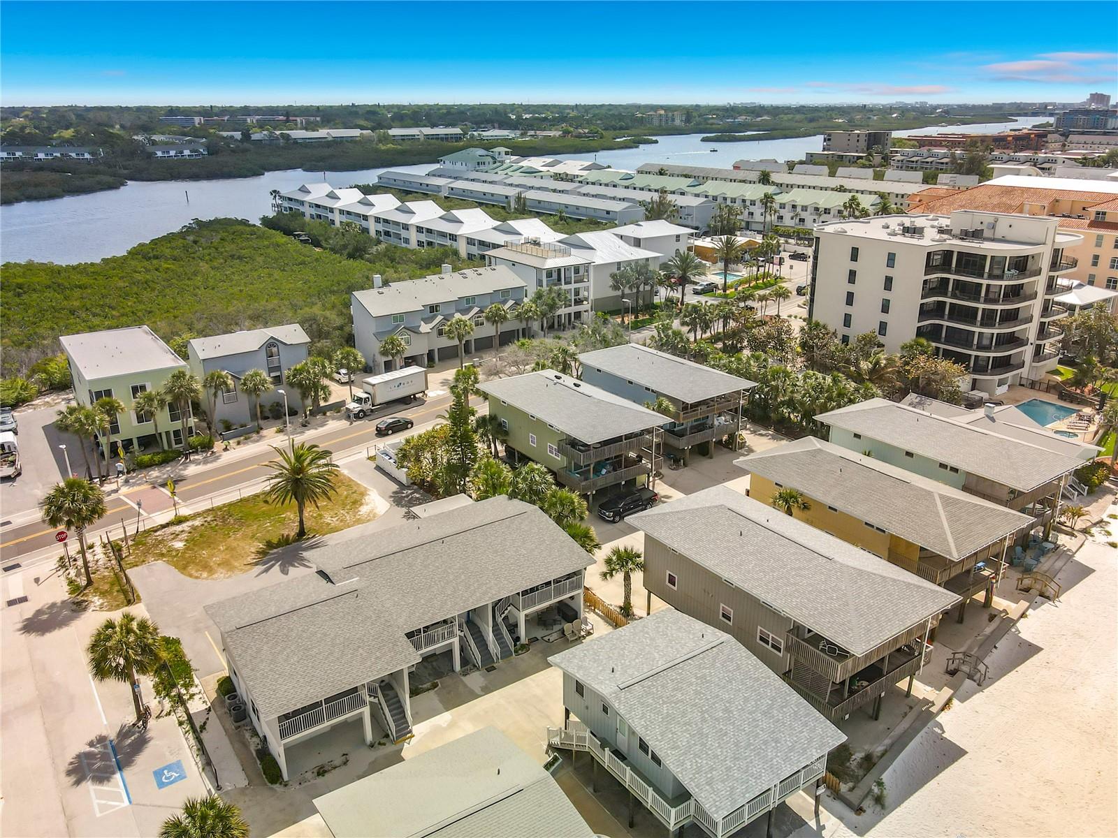 Image 42 of 43 For 19836 Gulf Boulevard 5b