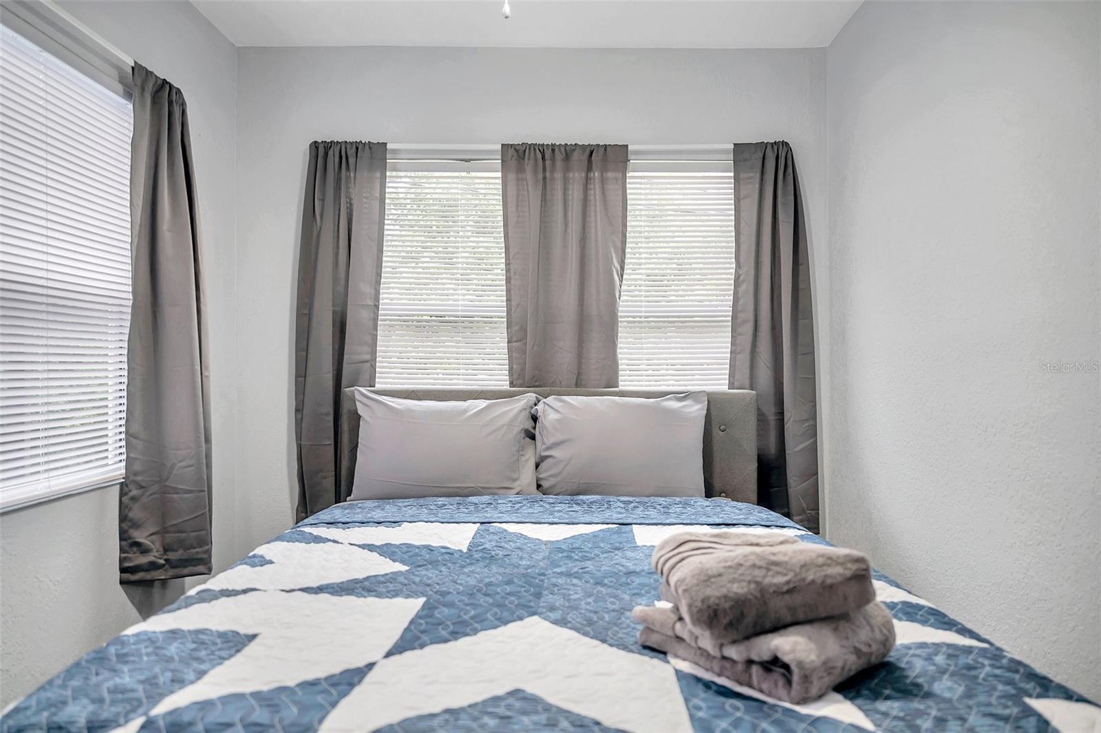 Image 44 of 51 For 3720 3rd Ave N  1-2