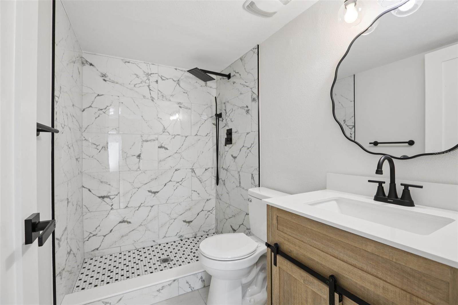 Image 22 of 27 For 3232 Lake Pine Way E A2