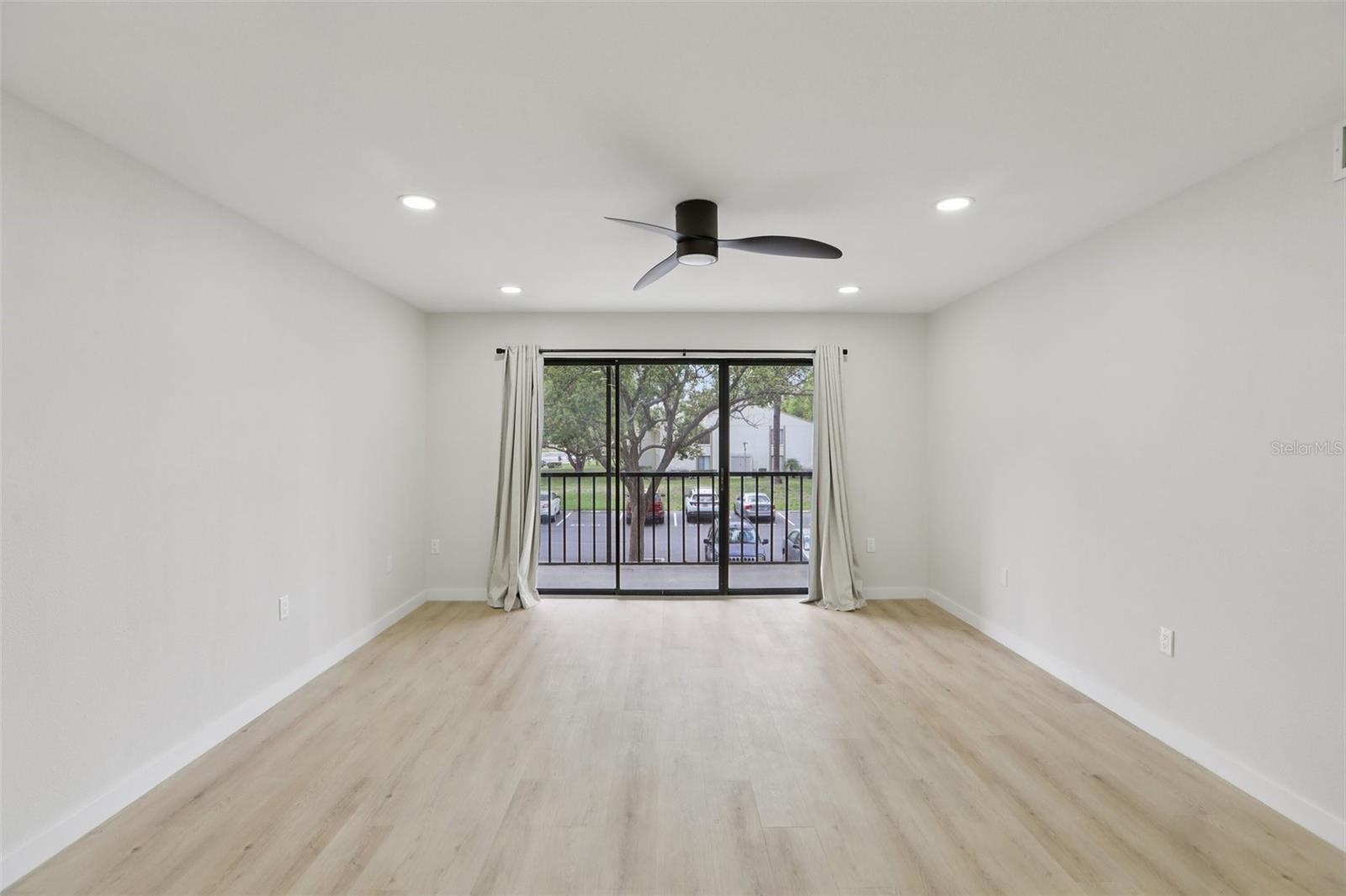 Image 7 of 27 For 3232 Lake Pine Way E A2