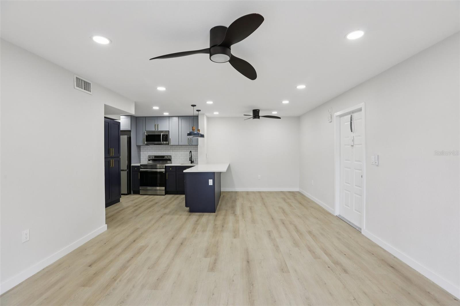 Image 9 of 27 For 3232 Lake Pine Way E A2