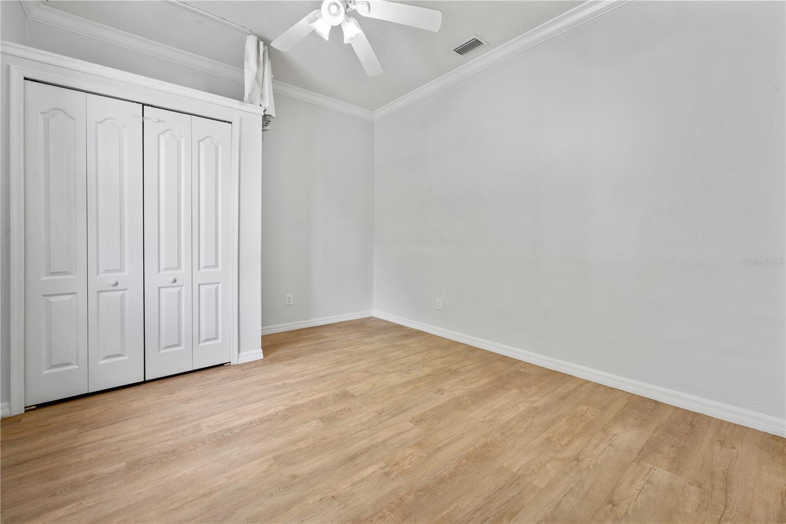 Listing photo id 13 for 12740 Westwood Lakes Boulevard