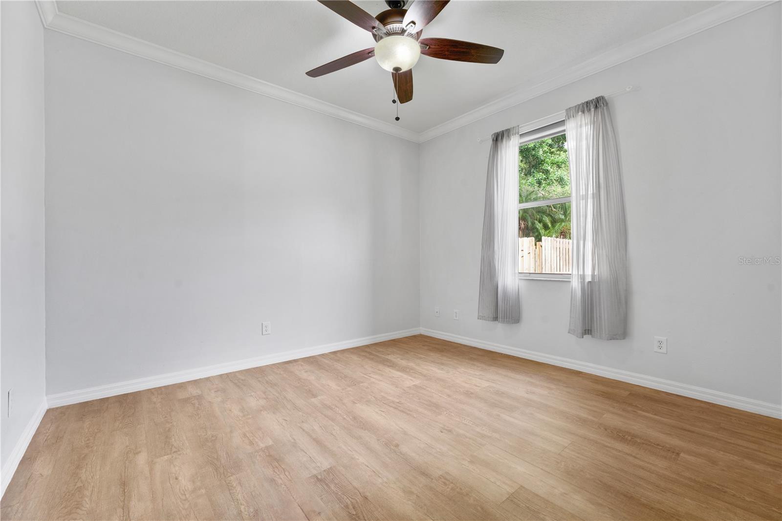 Listing photo id 19 for 12740 Westwood Lakes Boulevard