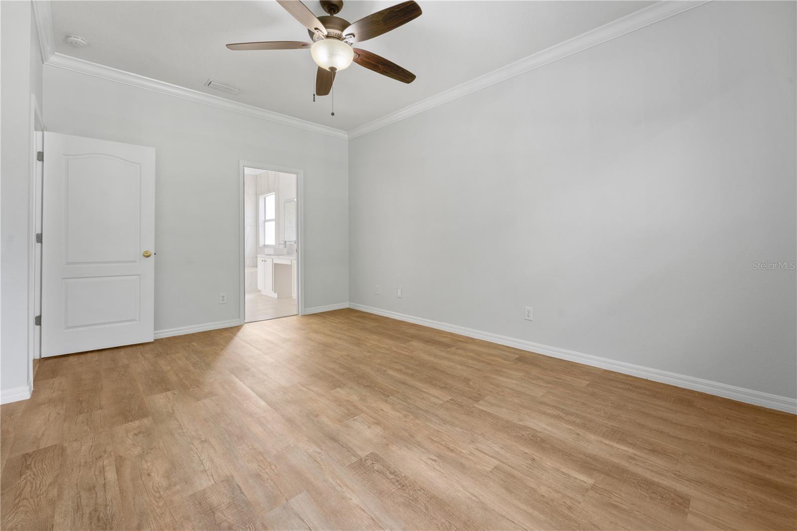 Listing photo id 20 for 12740 Westwood Lakes Boulevard