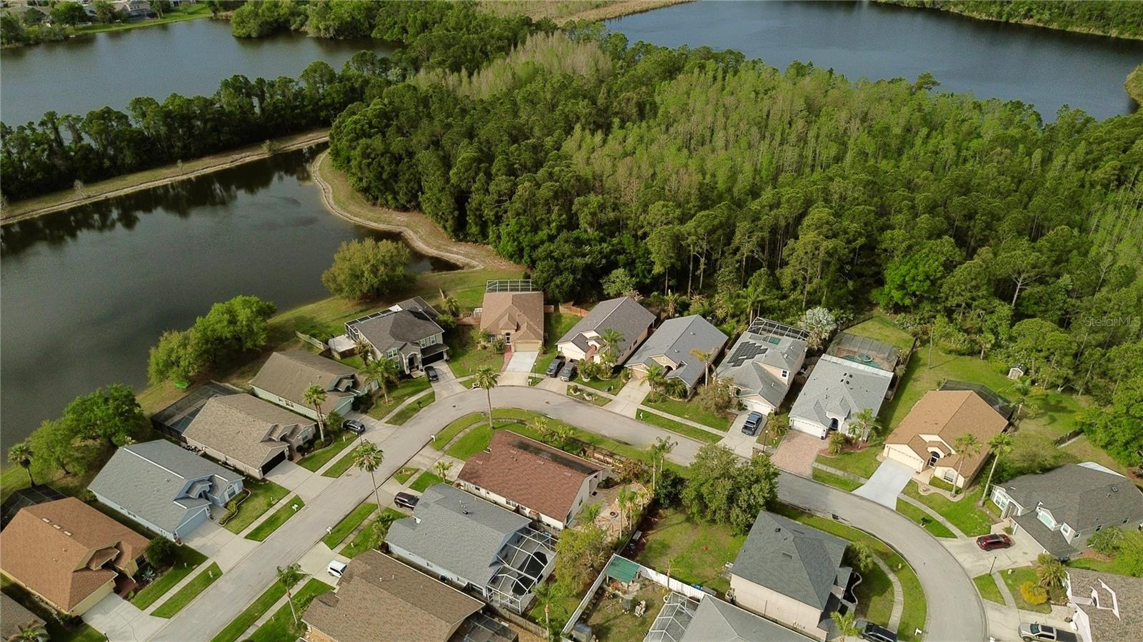 Listing photo id 27 for 12740 Westwood Lakes Boulevard