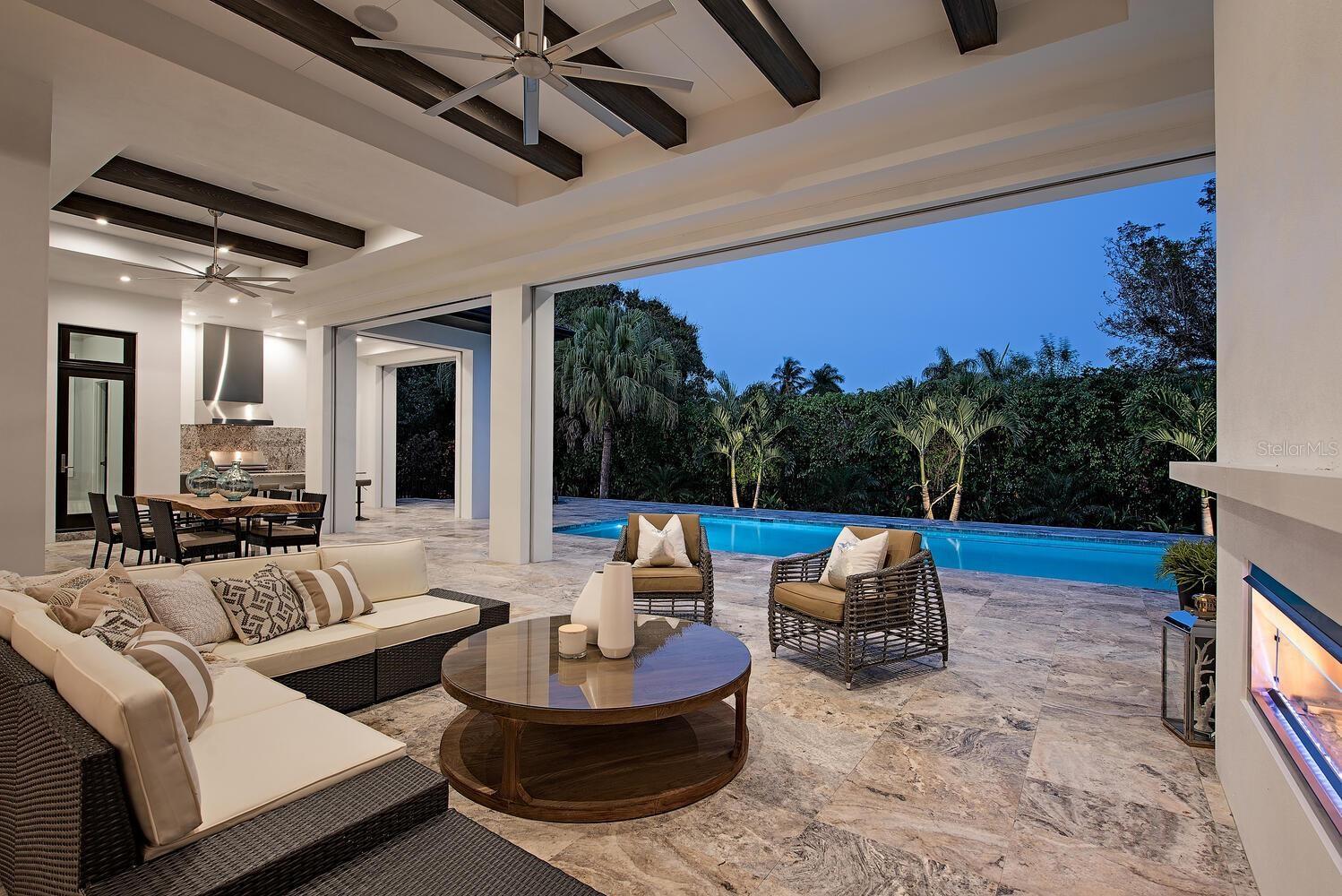 Listing photo id 9 for 3307 Van Buren Drive