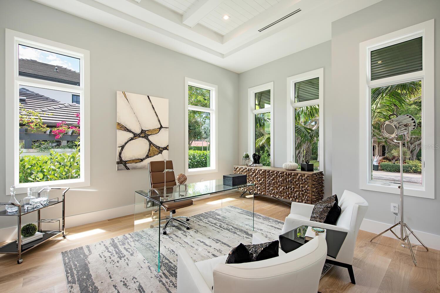 Listing photo id 5 for 3307 Van Buren Drive