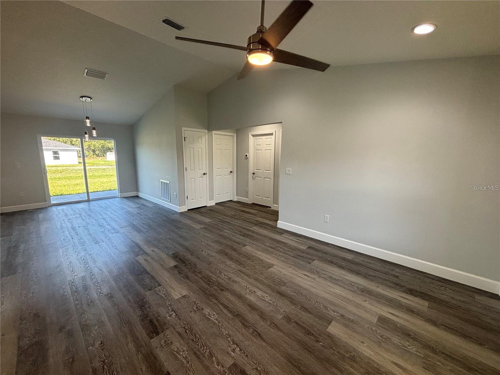 Image 4 of 51 For 13187 103 Place