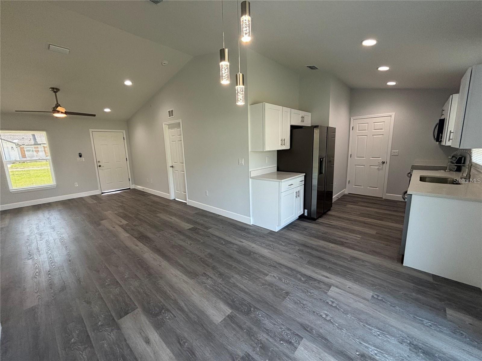 Image 5 of 51 For 13187 103 Place