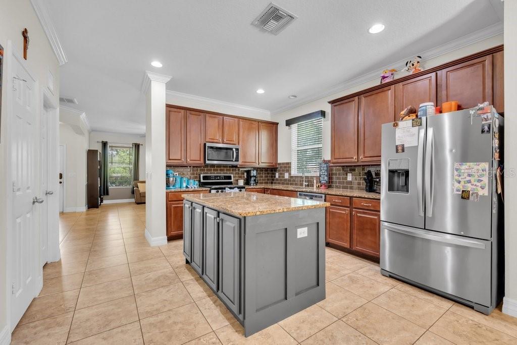 Image 11 of 46 For 15721 Oakleaf Run Drive