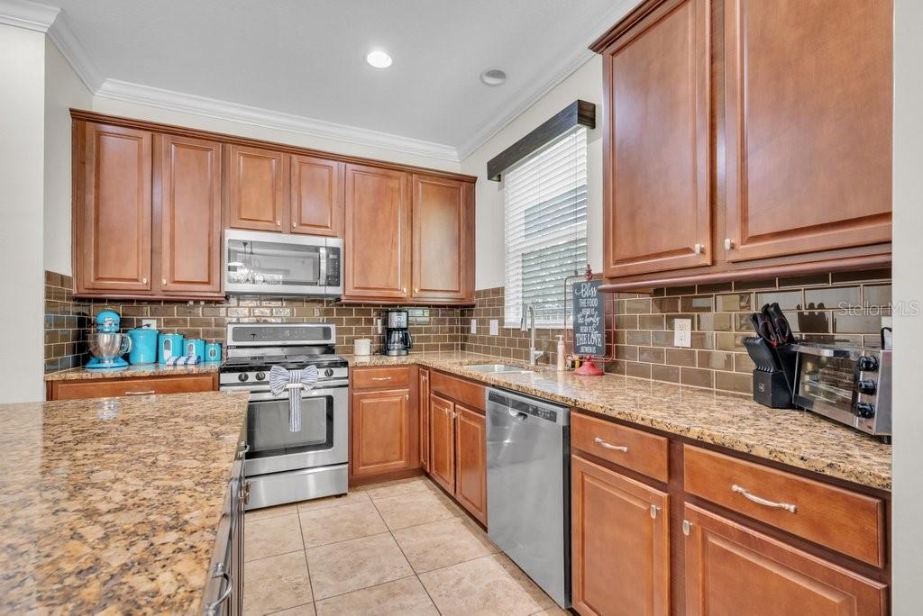 Image 13 of 46 For 15721 Oakleaf Run Drive