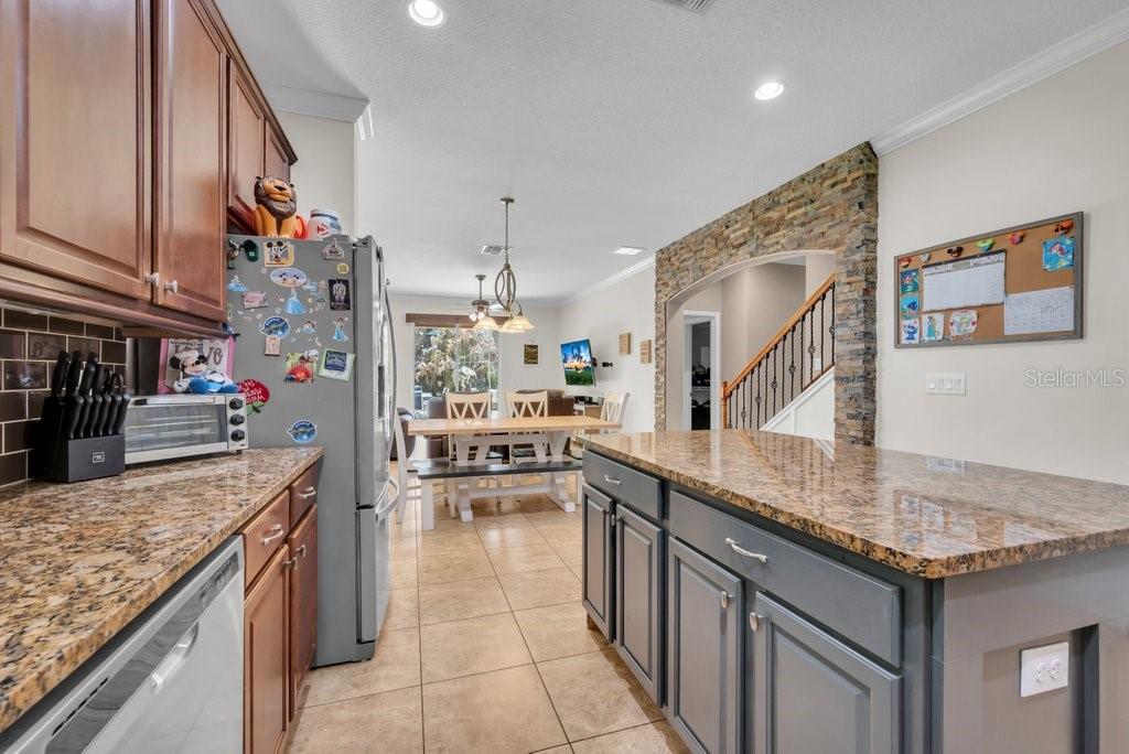 Image 14 of 46 For 15721 Oakleaf Run Drive