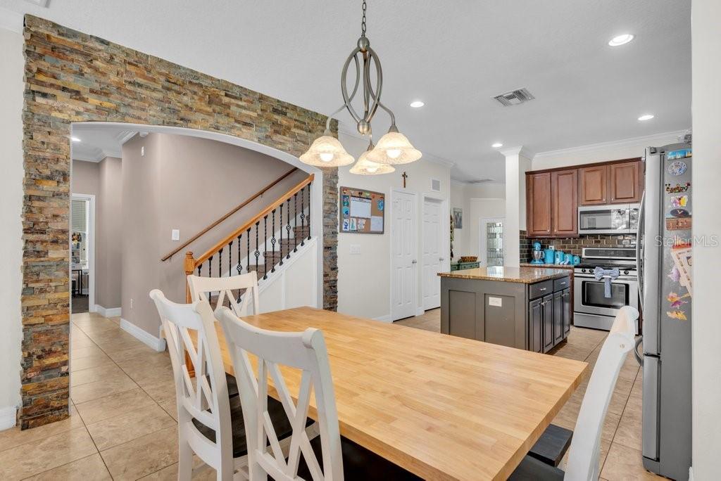 Image 16 of 46 For 15721 Oakleaf Run Drive