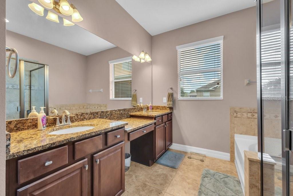 Image 23 of 46 For 15721 Oakleaf Run Drive