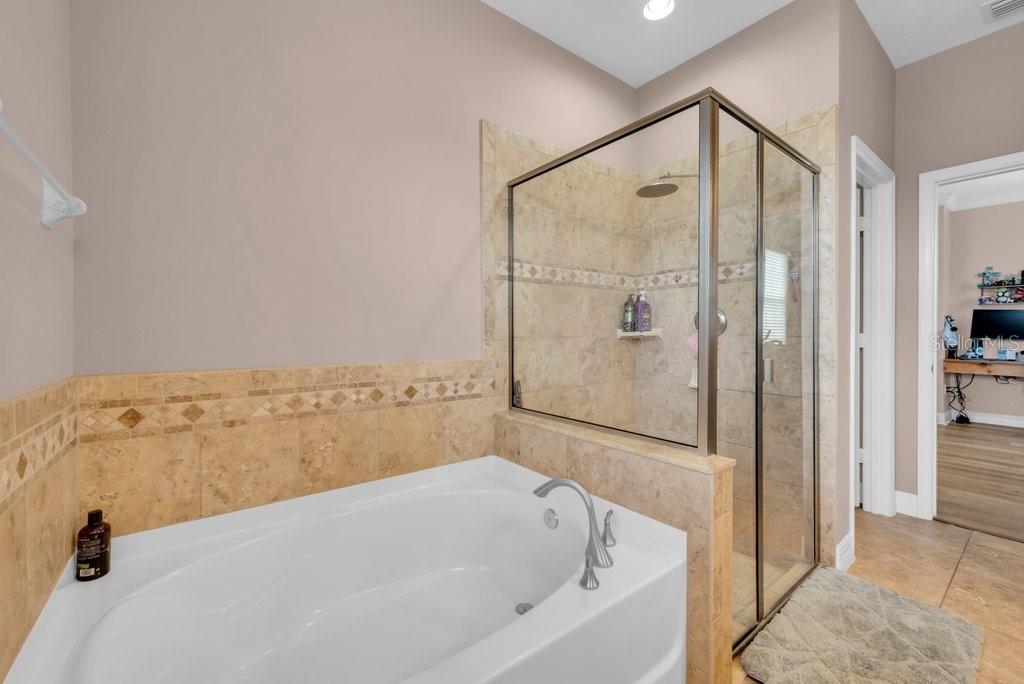 Image 24 of 46 For 15721 Oakleaf Run Drive