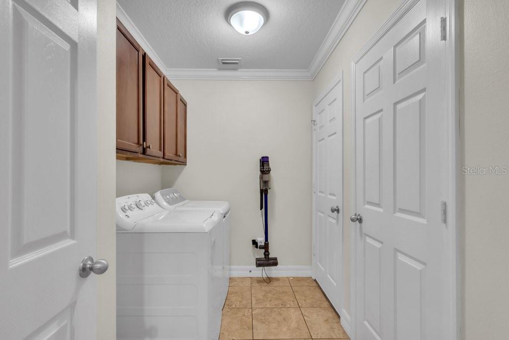 Image 25 of 46 For 15721 Oakleaf Run Drive