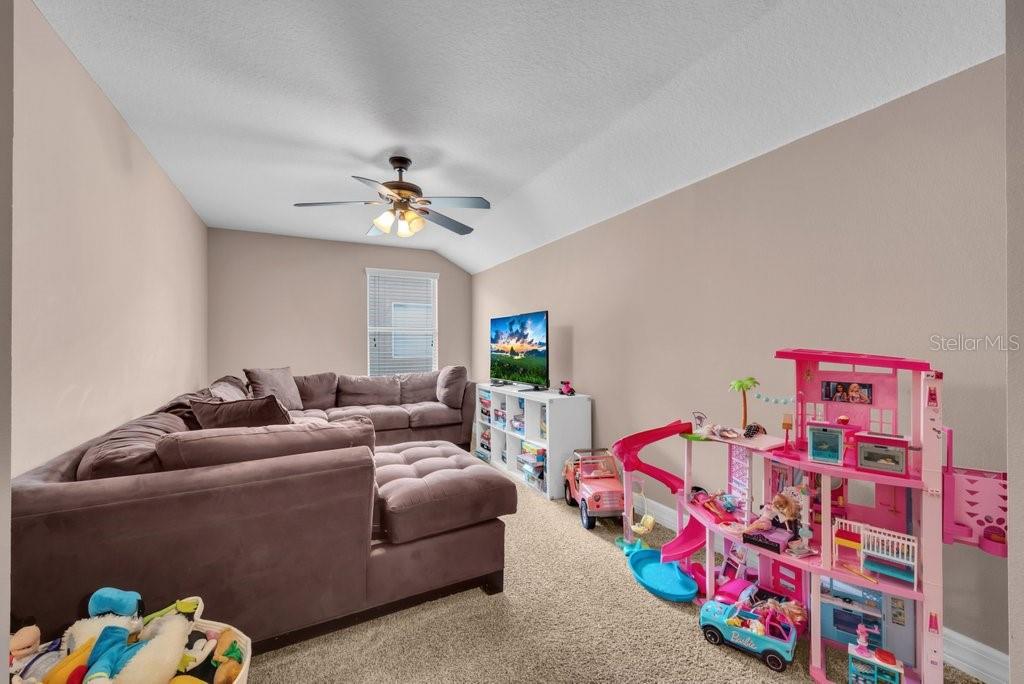 Image 31 of 46 For 15721 Oakleaf Run Drive