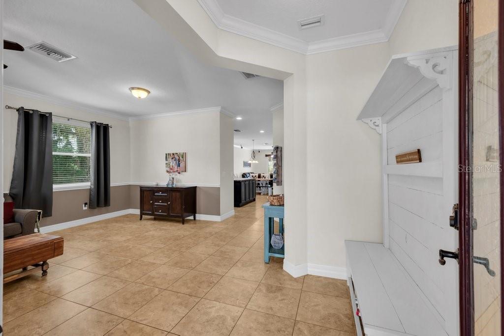 Image 6 of 46 For 15721 Oakleaf Run Drive