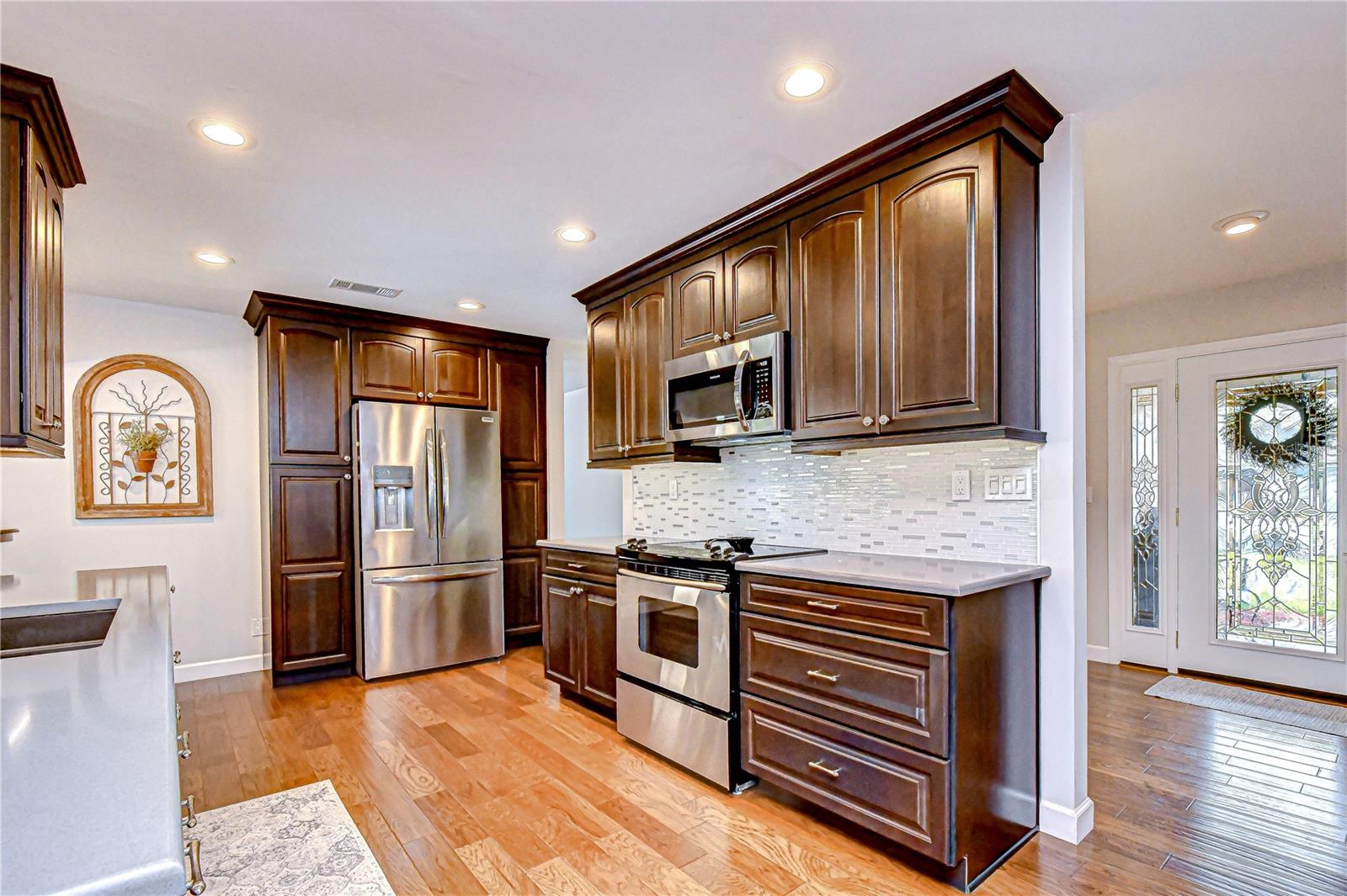 Image 10 of 37 For 20 Fernbrook Road