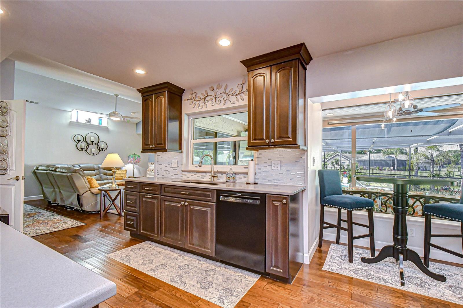 Image 14 of 37 For 20 Fernbrook Road