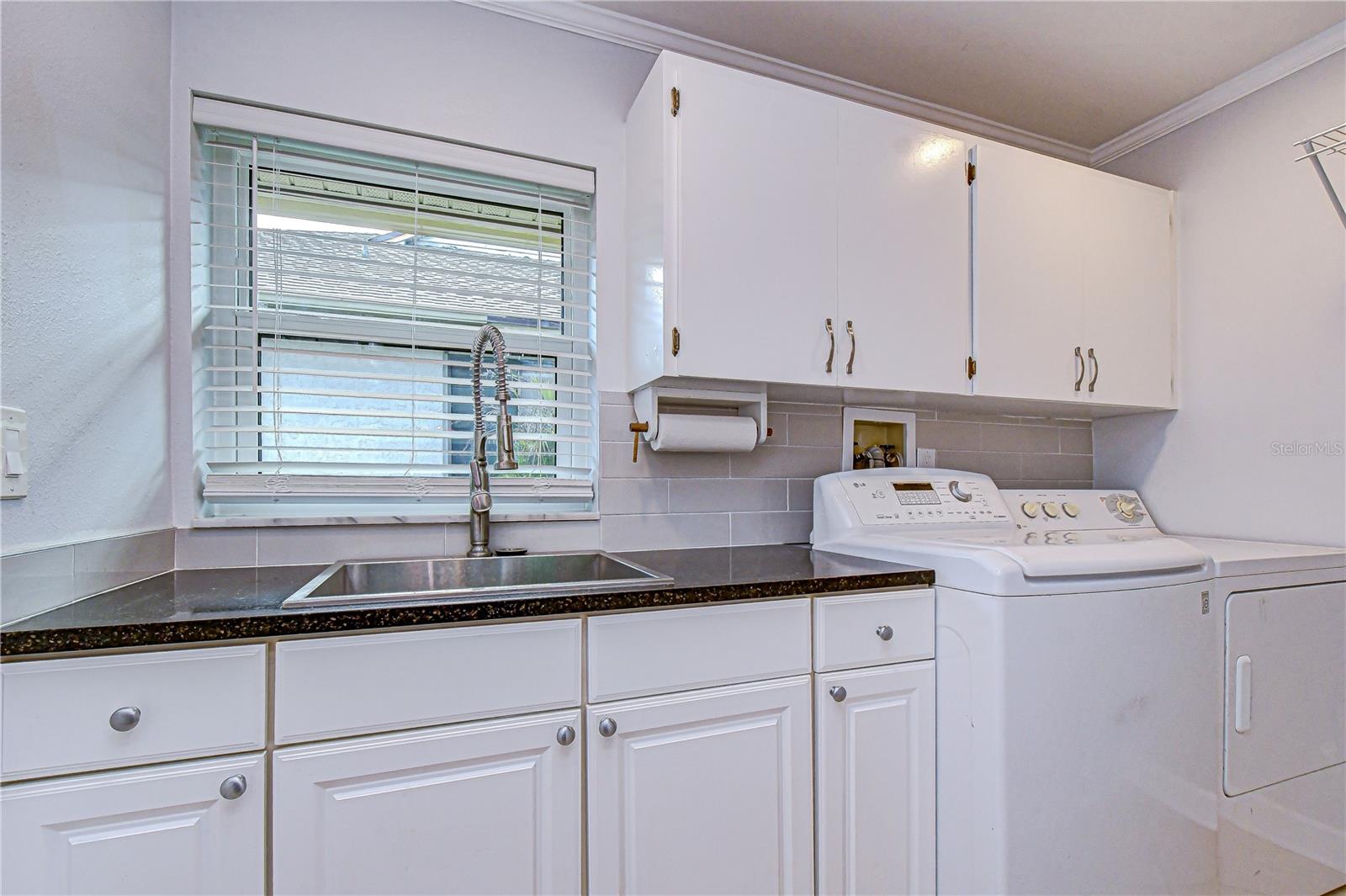 Image 28 of 37 For 20 Fernbrook Road