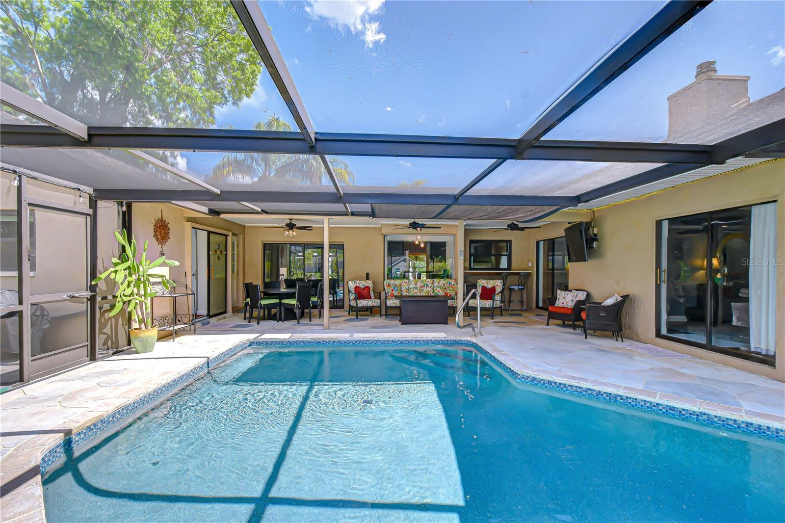 Image 32 of 37 For 20 Fernbrook Road