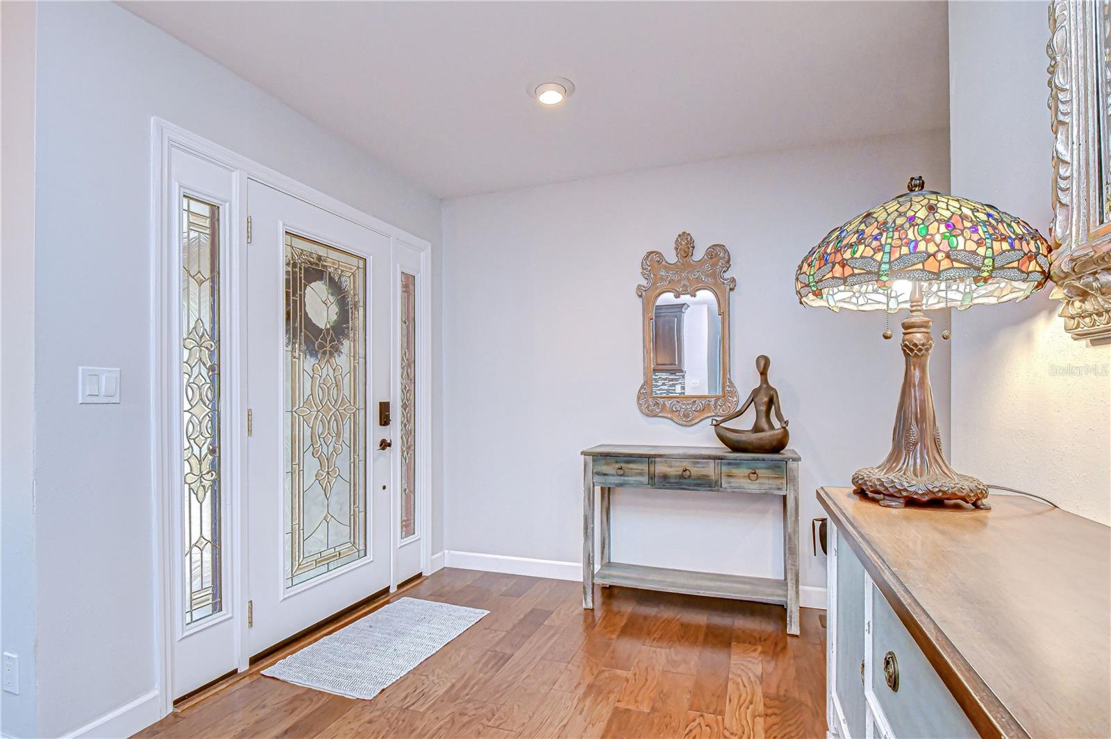 Image 7 of 37 For 20 Fernbrook Road