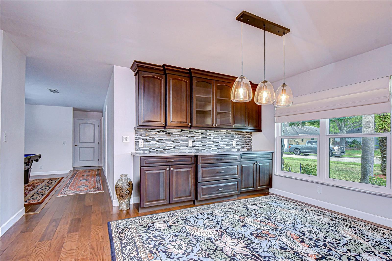 Image 8 of 37 For 20 Fernbrook Road