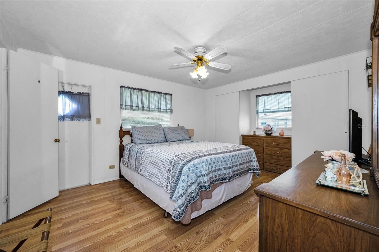 Image 10 of 87 For 29 Concord Lane 11