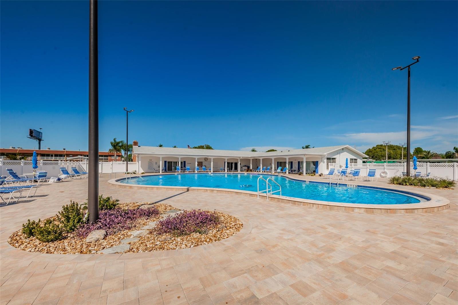 Image 2 of 87 For 29 Concord Lane 11